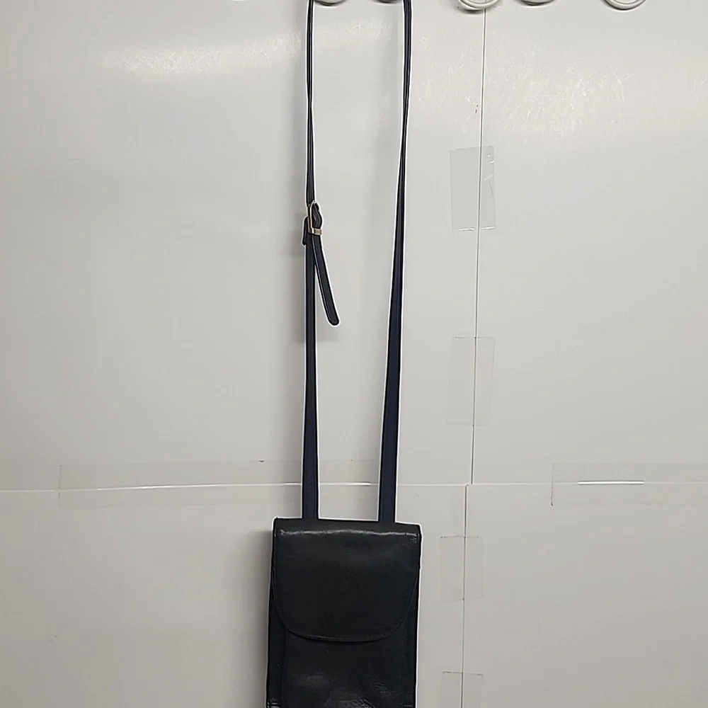 Tignanello Black Leather Quality Unisex Crossbody Messenger SaddleBag Long Strap